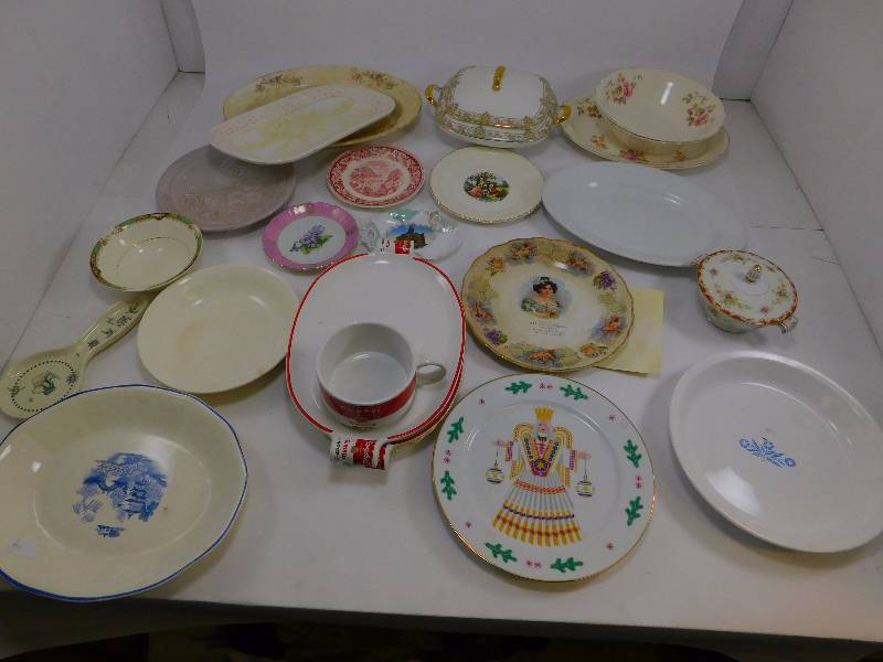 lot 29 image: Lot of Antique PlatesDinnerware