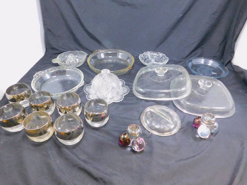 lot 38 image: Lot of Vintage Clear Glass