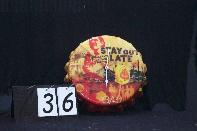 lot 36 image: Summit bottle cap clock, plastic embossed, battery operated, works great