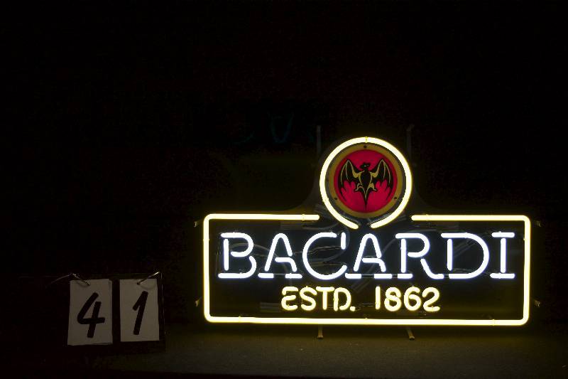lot 41 image: Bacardi Established 1862 neon sign, very nice sign