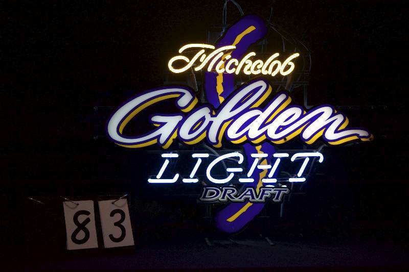 lot 83 image: Michelob Golden Light Draft, neon sign