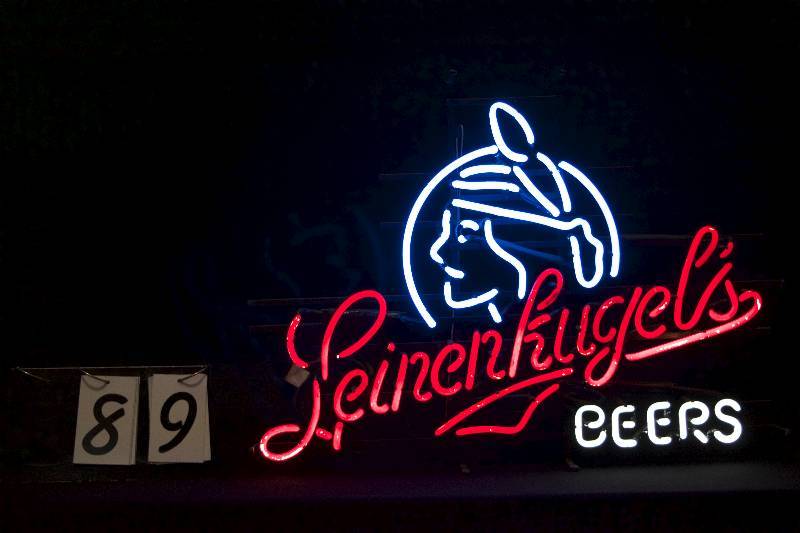 lot 89 image: Leinenkugels Beer, Leinies maiden neon