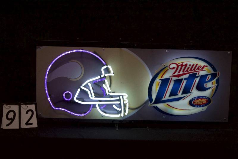 lot 92 image: Miller Lite MN Minnesota Vikings, backlit plastic Miller Lite logo face