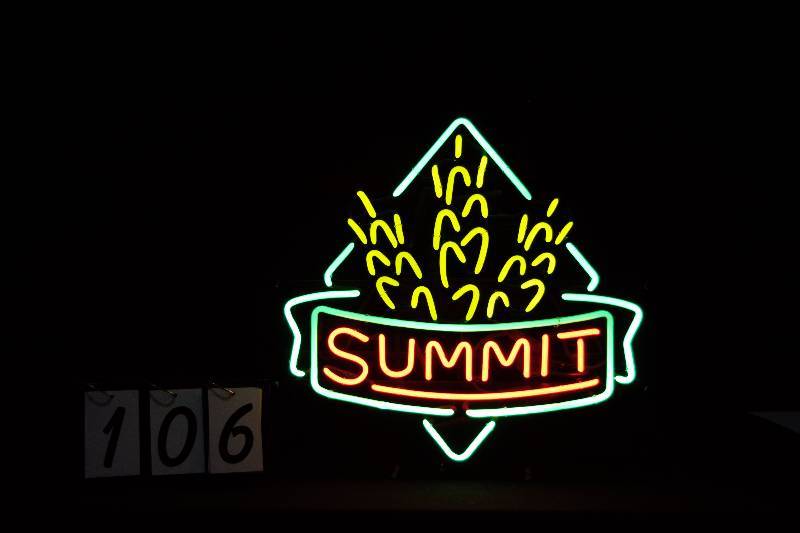 lot 106 image: Summit Beer neon, newer version of vintage sign