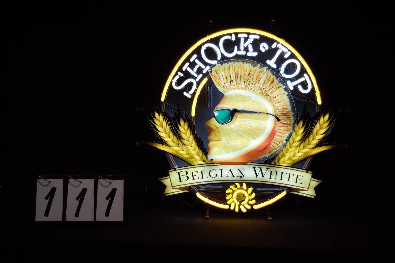 lot 111 image: Shock Top neon, looks like new