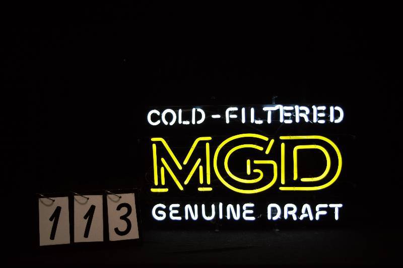 lot 113 image: Miller Genuine Draft neon, works great