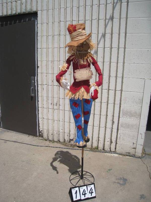 lot 144 image: Angry Orchard scarecrow