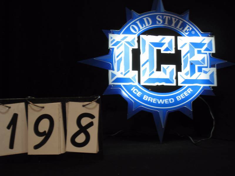 lot 198 image: Old Style Ice beer