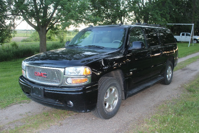 2005 GMC Yukon Denali XL 4x4