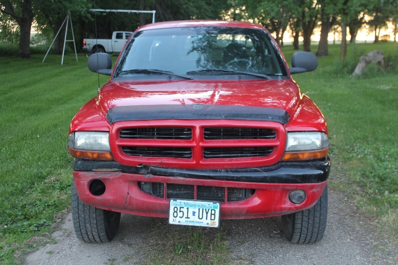 2000 Dodge Dakota V8 4x4 - Low Miles