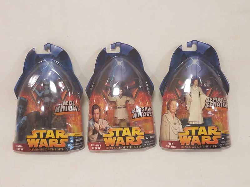 lot 22 image: Star Wars Collectible Figures NIB lot #7
