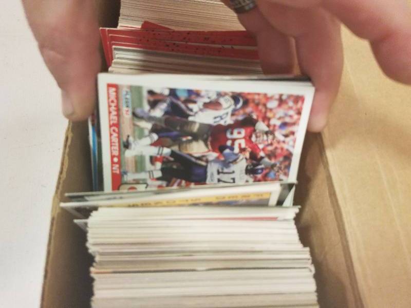 lot 39 image: Box of Base ball and Teenage Mutant Ninja Turtle Collectors Cards