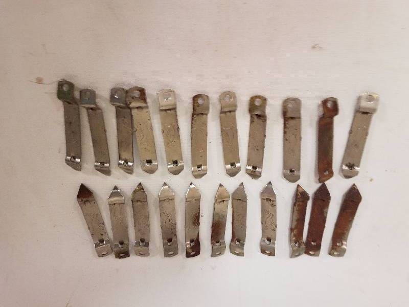 lot 9 image: Hamms Bottle openers