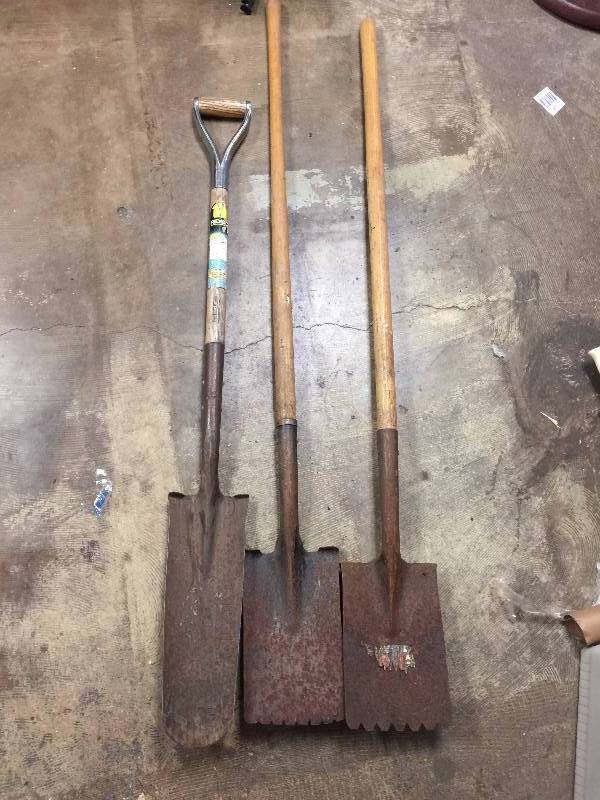 lot 67 image: shovel lot 3