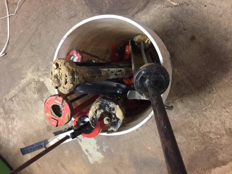lot 83 image: 8 caulking guns