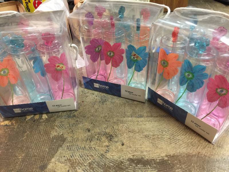 lot 86 image: 3 boxes of cocktail glasses