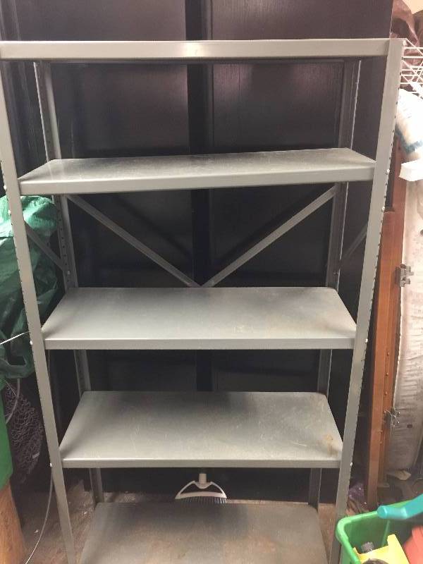 lot 98 image: 1 grey shelf