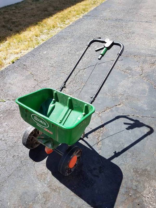 lot 114 image: Push Seed Cart