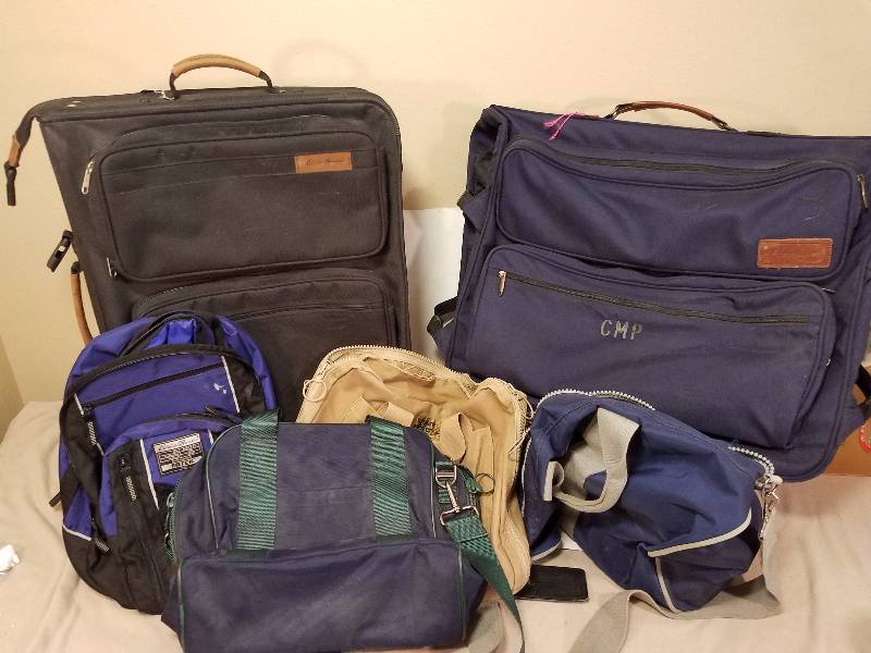 lot 118 image: Luggage and backpack Lot
