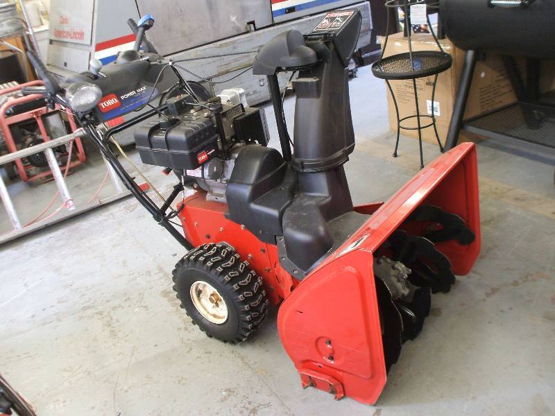 SNOW BLOWER