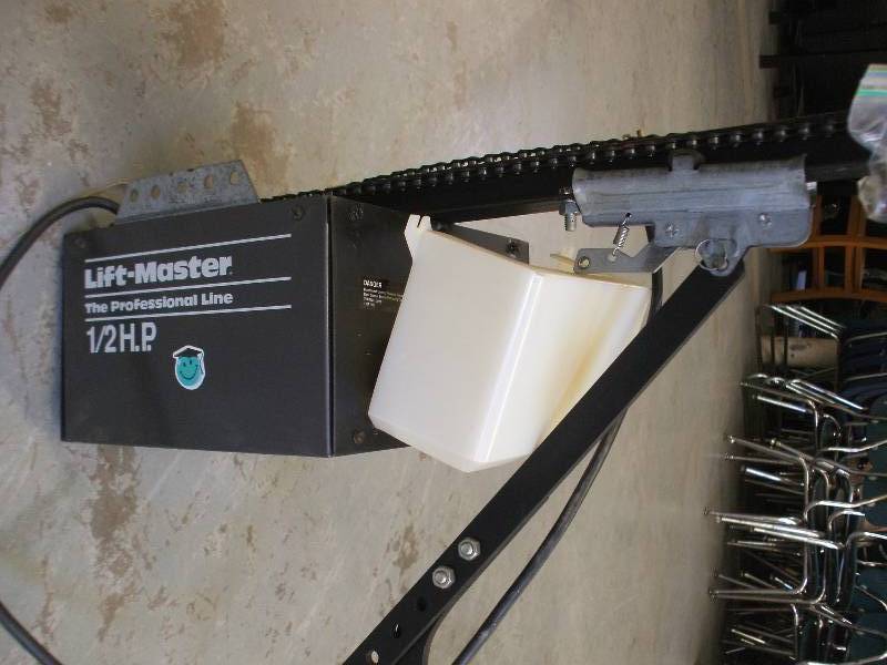 GARAGE DOOR OPENER