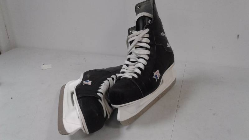 lot 19 image: Pair of Riedell 97 Ice Skates - Size 12