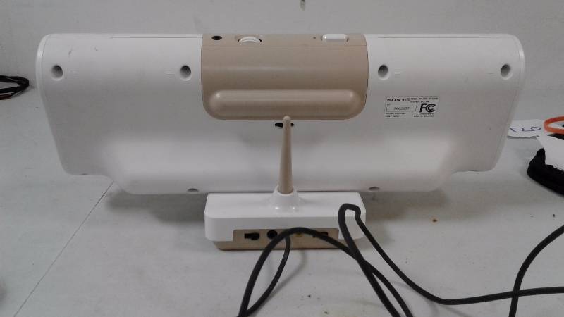 lot 21 image: Sony Liv Wireless Speaker with TransmitterCharging Stand -BROKEN-