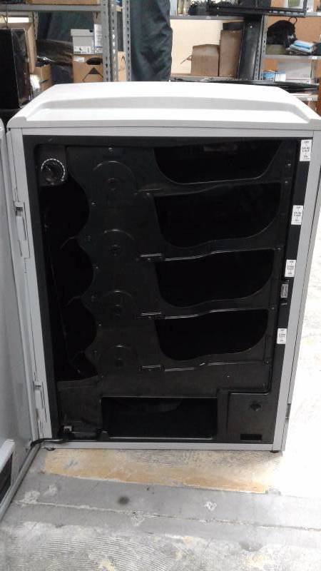 lot 30 image: Maytag Personal Soda Dispenser -DOES NOT GET COLD-