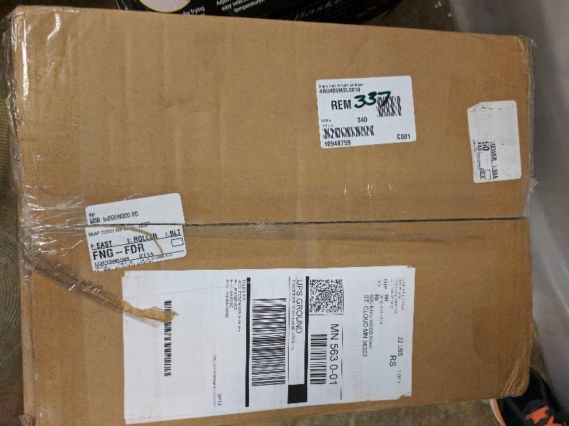 lot 337 image: Magic Chef Countertop Ice Maker