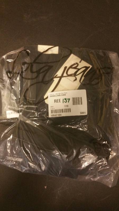 lot 137 image: Lola Jeans Womens Liv Mid-Rise Ponte-Knit Capri Pant Black - 6