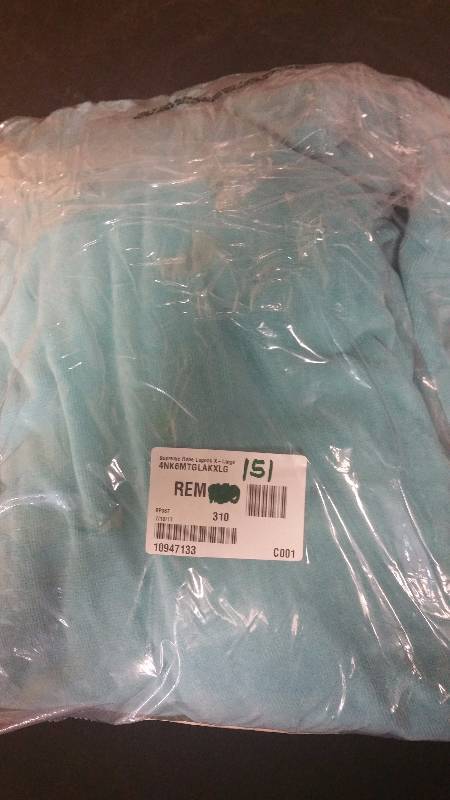 lot 151 image: Christy Unisex Supreme Robe Lagoon - X-Large