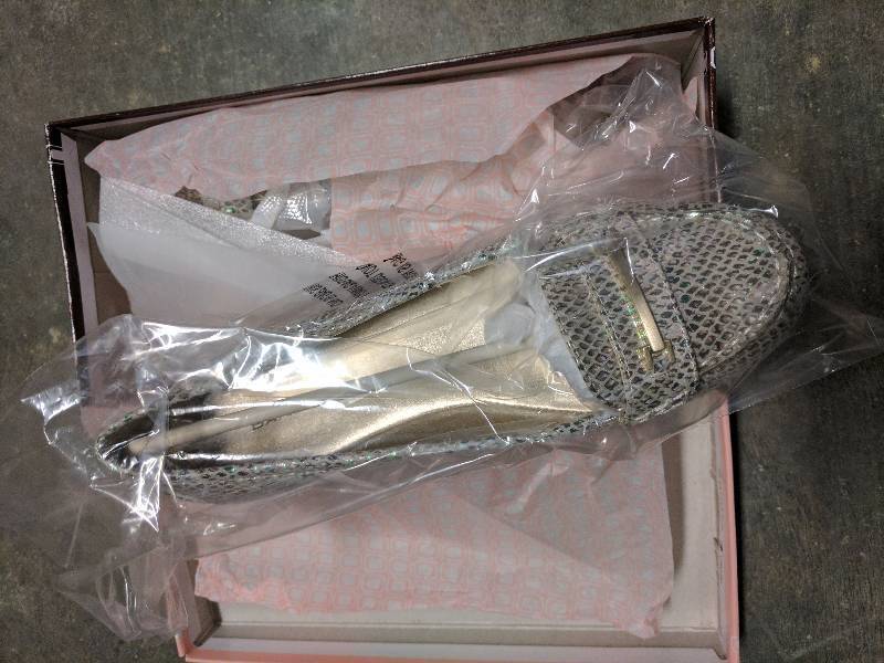 lot 42 image: Bandolino Womens Niverta Multi Snake Casual Moccasin Cream - 7.5