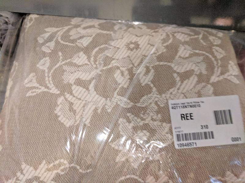 lot 500 image: Folklore Jacquard 16x16 Pillow Tan