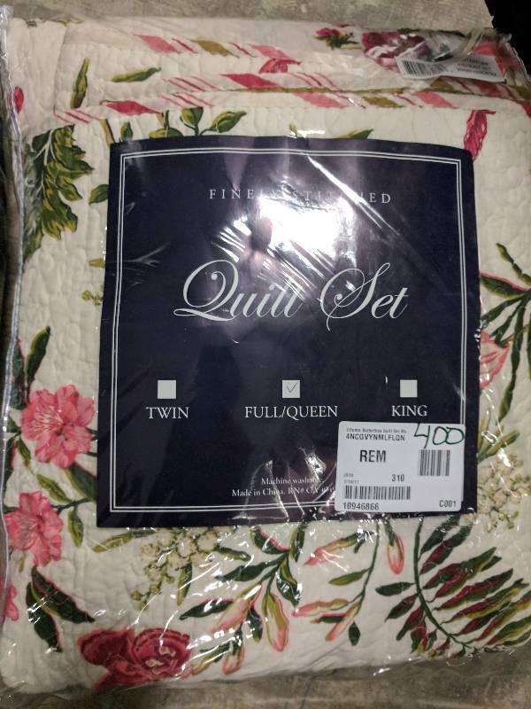 lot 400 image: Greenland Home Butterflies Quilt Set - FullQueen