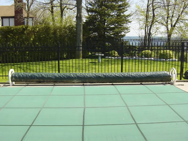 lot 557 image: Blue Wave 16-ft. Solar Reel and Blanket Winter Cover - BLANKET ONLY