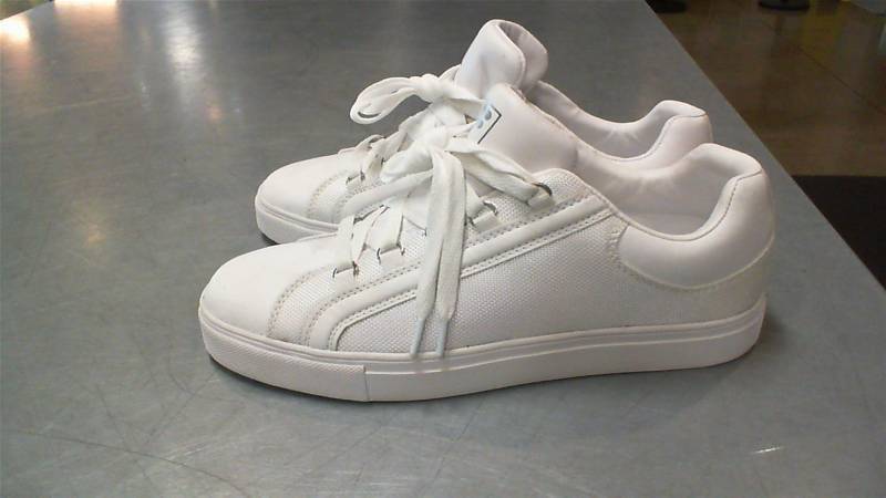 lot 758 image: FILA SNEAKERS