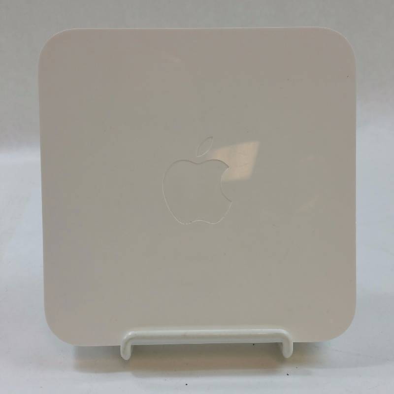 lot 113 image: Apple AirPort Extreme Model A1143