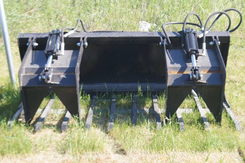 lot 3 image: 6 Foot 2 Cylinder Grapple