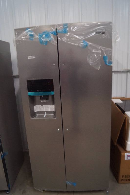 lot 1 image: Frigidaire Side by Side Refrigerator