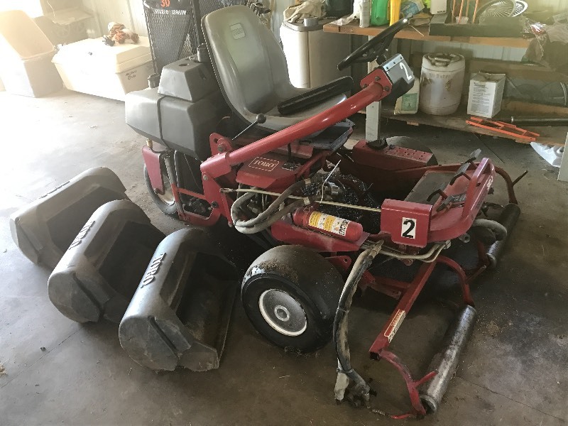 lot 3 image: Toro Greensmaster 3100