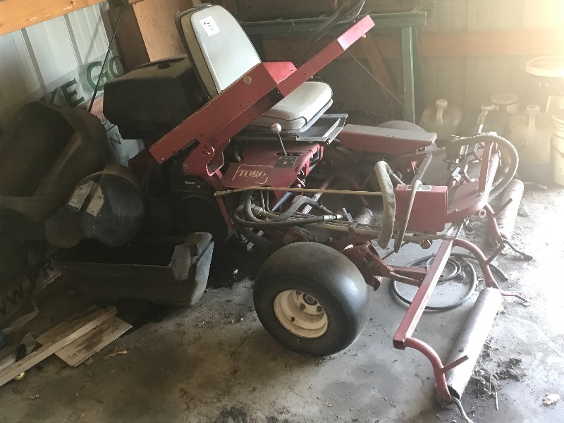 lot 5 image: Toro Greensmaster 3000