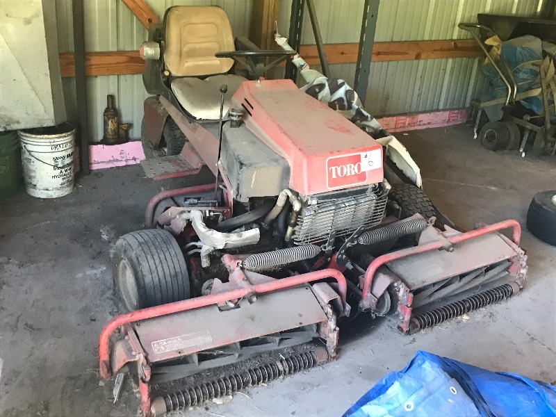 lot 6 image: Toro Reelmaster 216