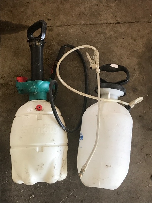 lot 17 image: (2) Pump Sprayers