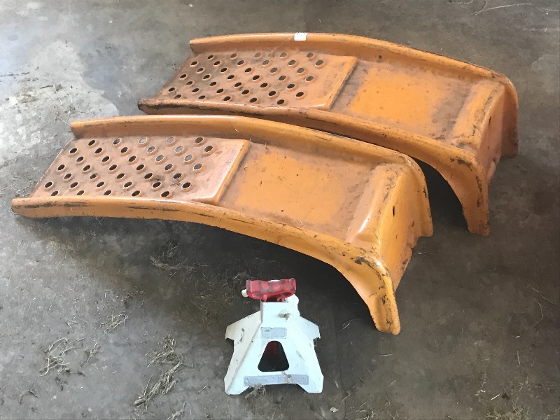 lot 18 image: Steel Car Ramps & Jack Stand