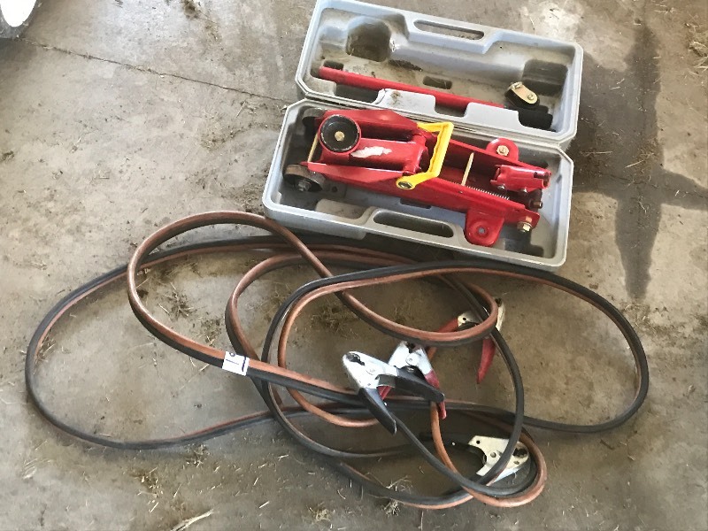 lot 19 image: Jumper Cables & Service Jack