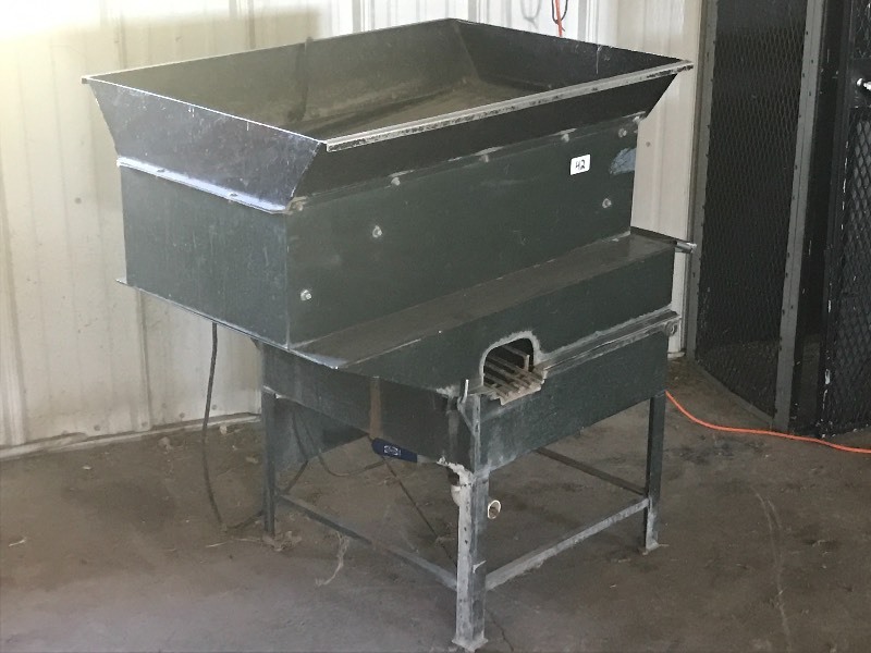 lot 42 image: Golf Ball Washer