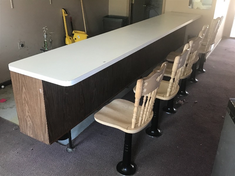 lot 55 image: 14ft Bar With Swivel Chairs