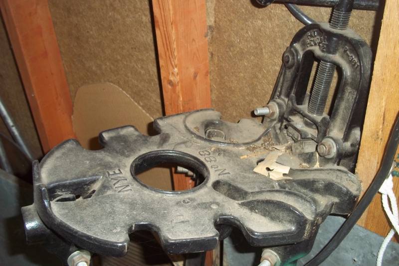 Tripod Pipe Holder