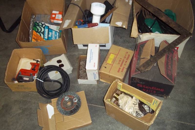 Approx. 30lbs of Nails, Electrical Cord, Assorted 10 Saw Blades, Lamp, Brushes, etc�