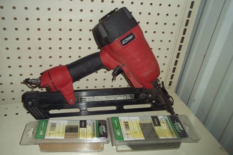 Air Finish Nailer with nails